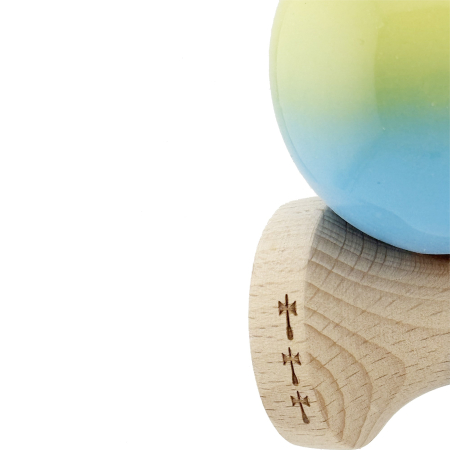 Kendama X Originala, Profesionala, , Big Cups V2, Super Sticky cu Cupe Mari, din lemn 18 cm, Rulment Metalic cu Ata 55 cm, Galben/Albastru [6]