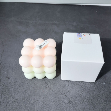 Lumanare Parfumata, , din Ceara De Soia, Model Cub, Gradient in 3 Culori Pale, 6x6x6 cm, Aroma de Piersici, Bej [1]