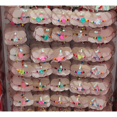 Martisor Bratara Multicolora pentru Copii Random, Snur Alb Rosu, Pandantive din Lemn, Colorate, Modele pentru Copii cu Specific Martisor [1]