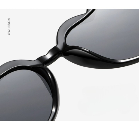 Ochelari in Forma de Inima, , pentru Petrecerea Burlacitelor, Tematica Nunta, Protectie Soare, 14.7x4.9x14.2 cm, Negru [4]