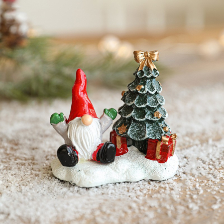 Decoratiuni Craciun - Ornament de Craciun din Rasina pentru Decor, , Model Mss Craciun cu Brad, Decoratiune de Birou pentru Craciun, 6.5 x 6.5 x 4 cm, Rosu Alb Verde