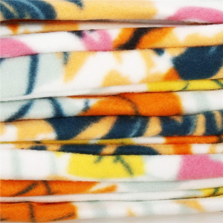 Patura pentru picnic sau plaja, cu folie izolatoare si maner, 150x200cm, model tropical, alb verde [1]