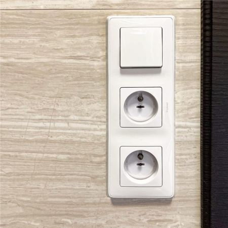 Set 12 protectii pentru prize copii, deblocare cu cheie, 35mm, alb [7]