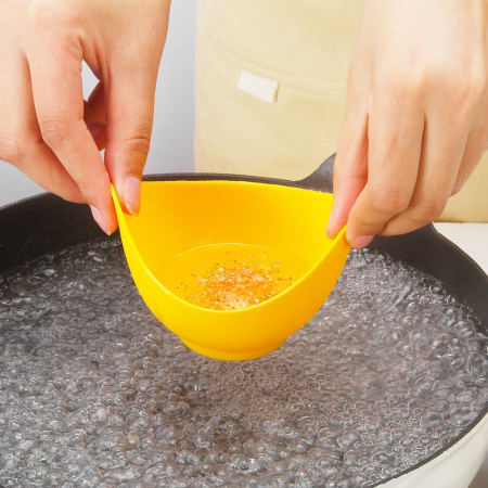 Set 4 forme pentru oua posate , din silicon rezistent la temperatura mare, usor de utilizat, multicolor [2]