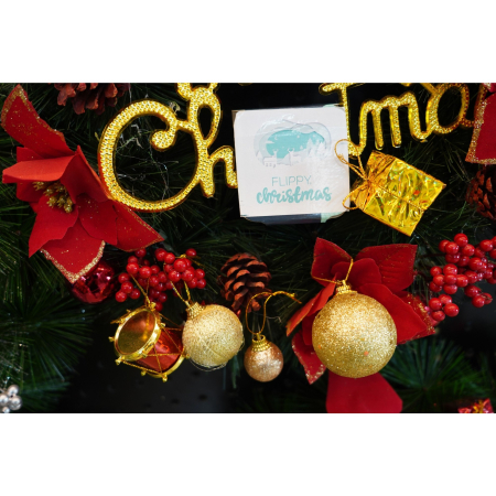 Set de 45 ornamente de brad, , de tip Glob, , din polistiren, cu finisaj sclipitor , cutie 8 cm adancime x 24 cm lungime x 16 cm inaltime [1]