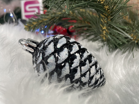 Set globuri si decoratiuni de Craciun, 77 piese, diverse dimensiuni, negru [26]