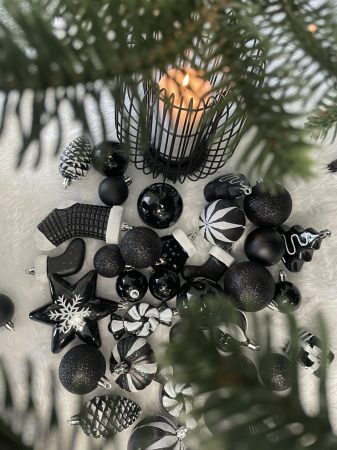 Set globuri si decoratiuni de Craciun, 77 piese, diverse dimensiuni, negru [18]
