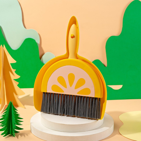 Maturi, Perii, Mopuri si Galeti - Set Mini Matura si Faras, , LITTLE CLEANER, Uz Casnic, pentru Birou, Bucatarie, Casa, Model Lamaie, 23 x 18 cm Galben-Portocaliu