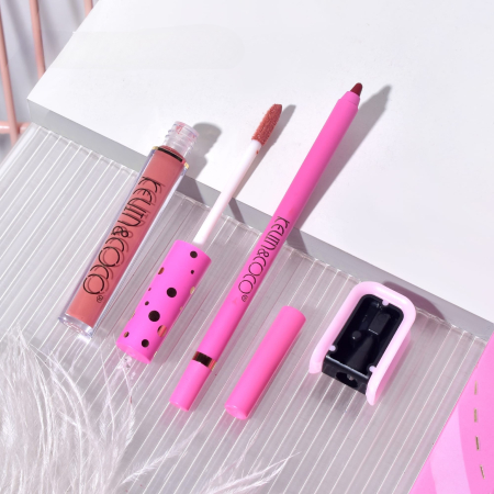 Set Paleta de machiaj cu 14 farduri de pleoape Kevin&Coco, Red Heart Eyeshadow Palette, 21 x 20.5 x 2.2cm [2]