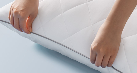 SONGMICS Perna reversibila cu 2 fete pentru iarna sau vara, 80x80 cm, umplutura 1200 g, alb [6]