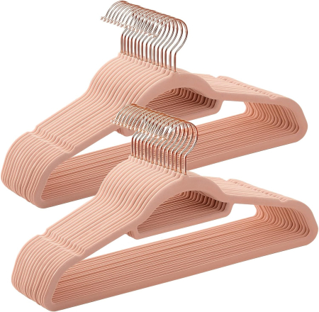 Umerase si huse haine - SONGMICS Set de 50 de umerase pentru haine, anti-alunecare cu catifea, bara de cravata si carlig pivotant, 43,5 cm, roz