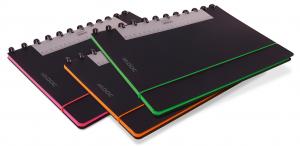 Caiete - Caiet A4, 72 file - 90g/mp, coperta PP neagra, cu elastic, margine color, AURORA Adoc Edge - dictand