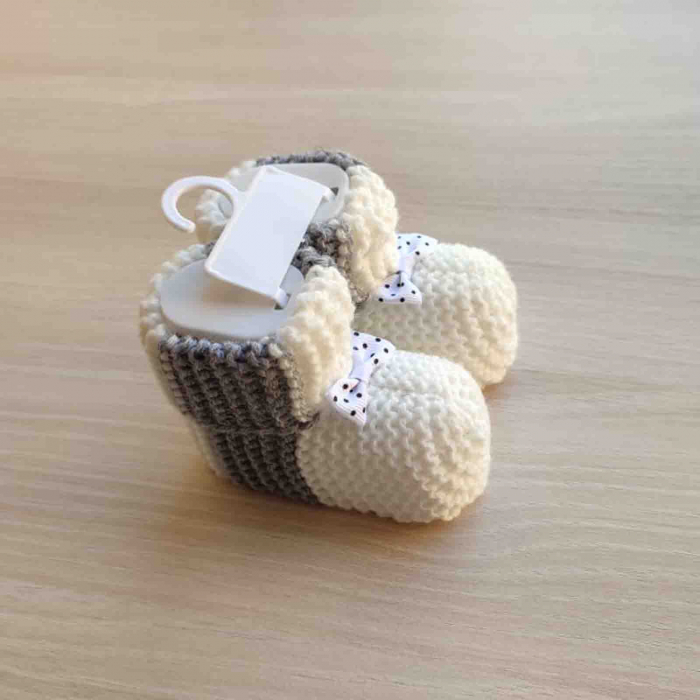 Botosei gri cu alb tricotati bebelusi 0-3 luni [1]