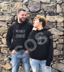 Valentine's Day - Set hanorace personalizate - Mă iubeşte cineva? Da! Eu!