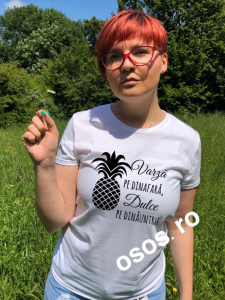 Tricouri personalizate damă - Tricou dama - Varza pe dinafara, Dulce pe dinauntru