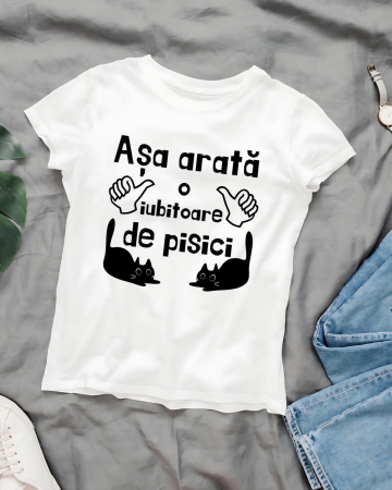 Tricouri cu pisici - TRICOU PERSONALIZAT DAMA CU PISICI - Asa arata o iubitoare de pisici