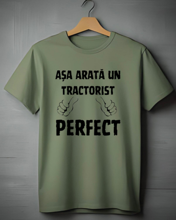 Tricouri cu Tractoare - TRICOU PERSONALIZAT PENTRU BARBATI - Asa arata un tractorist perfect