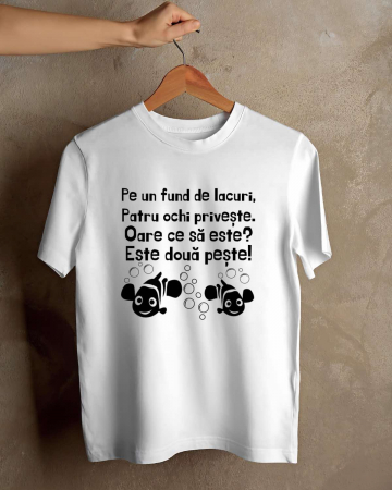Tricouri personalizate bărbaţi - TRICOU PERSONALIZAT PENTRU PESCARI - Pe un fund de lacuri, patru ochi priveste.