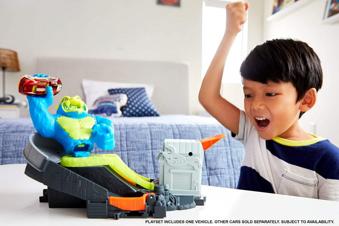 HOT WHEELS CITY CURSA CU OBSTACOL ATACUL GORILEI [3]