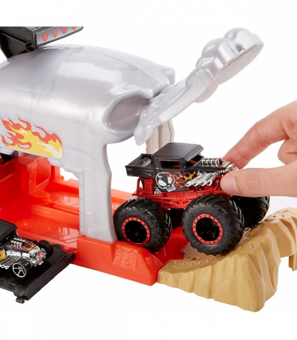 HOT WHEELS LANSATOR MONSTER TRUCK CRANIUL CU DOUA MASINUTE [5]