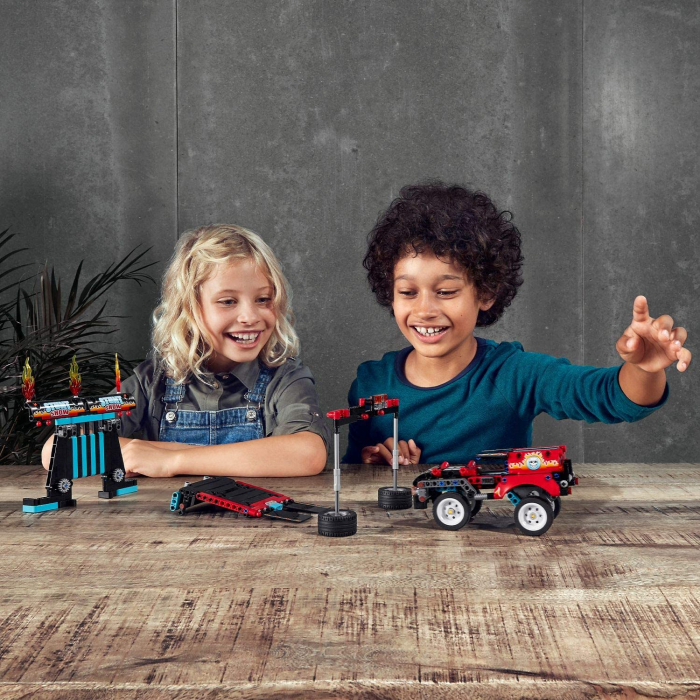 LEGO TECHNIC CAMION SI MOTOCICLETA PENTRU CASCADORII 42106 [3]