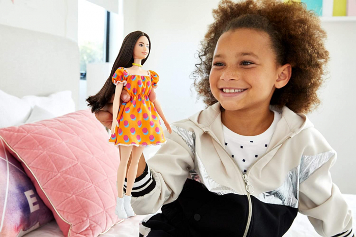 Papusa barbie fashionista satena cu rochita portocalie cu buline [3]