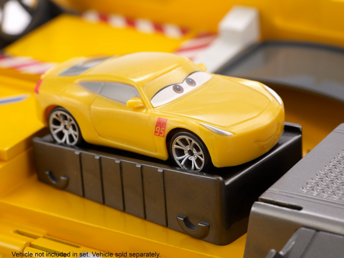 Set de joaca Disney Cars 3 - Transportatorul lui Cruz Ramirez [5]
