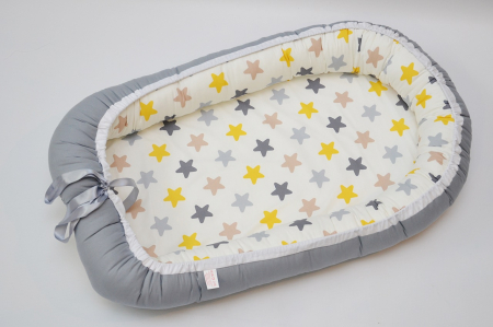 Baby Nest 0-6 luni: gri cu stele galben, gri, cappucino + protecție [0]
