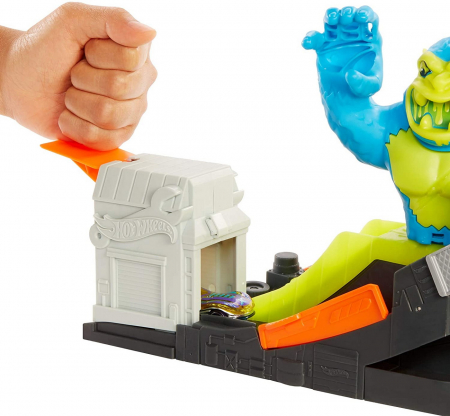 HOT WHEELS CITY CURSA CU OBSTACOL ATACUL GORILEI [5]