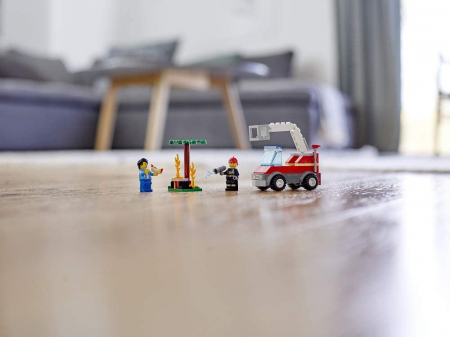 LEGO CITY STINGEREA INCENDIULUI DE LA GRATAR 60212 [3]