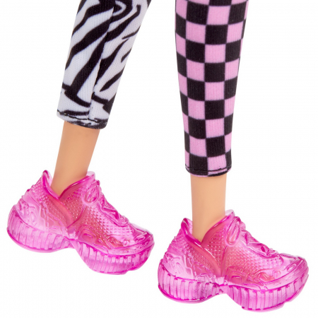 Papusa Barbie Fashionistas - Barbie blonda cu tinuta sport [7]
