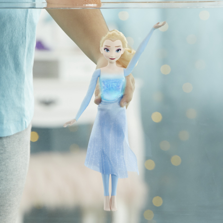 PAPUSA FROZEN2 ELSA INOATA SI LUMINEAZA [3]