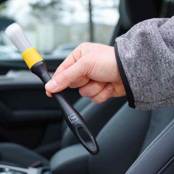 99981200_Koch_Chemie_Interior_Brush_Yellow_pensula_detailing_interior_curatare_fina_galbena [2]