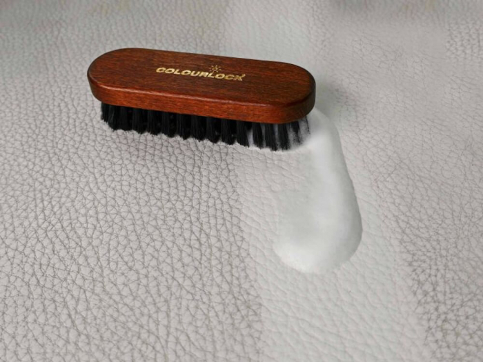 Colourlock_Artificial_Leather_Clean_and_Care_Set_set_curatare_si_protectie_piele_artificiala_125ml_150ml_20051-en [2]