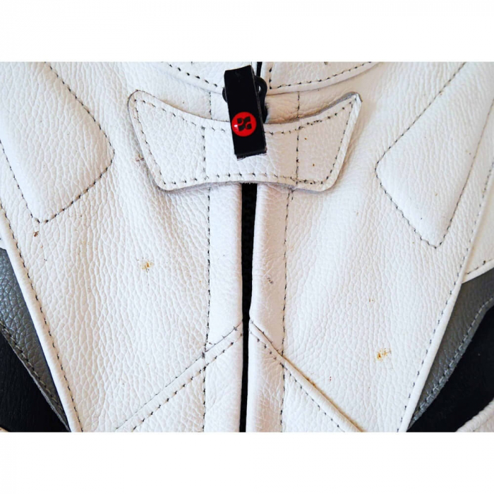 Colourlock_Leather_and_Fur_Wash_Concentrate_detergent_pentru_piele_si_blana [2]