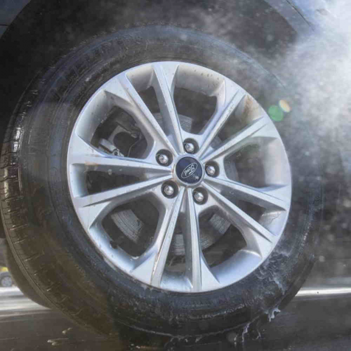 DRTU14332_Meguiars_Non_Acid_Wheel_and_Tire_Cleaner_Solutie_curatare_jante_fara_acid_946ml [4]