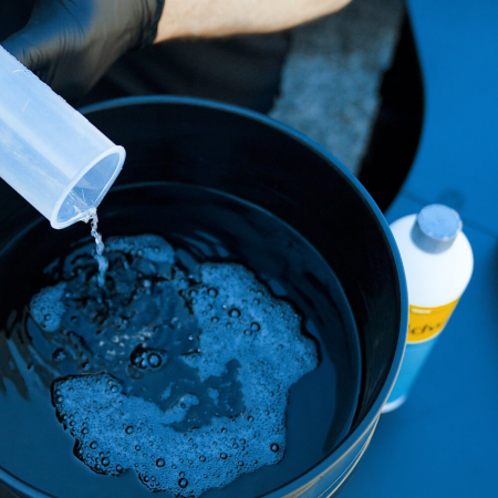 518999_Koch_Chemie_KCxMarine_Bdw_Boat_Descaling_Wash_sampon_acid_pentru_barci [2]