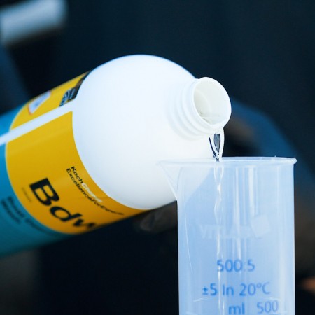 518999_Koch_Chemie_KCxMarine_Bdw_Boat_Descaling_Wash_sampon_acid_pentru_barci [1]