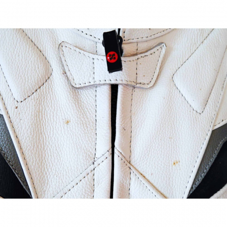 Colourlock_Leather_and_Fur_Wash_Concentrate_detergent_pentru_piele_si_blana [1]