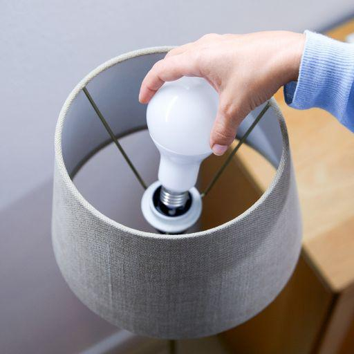 BEC smart LED Philips ,  soclu E27 ,  putere 11W ,  forma sferic ,  lumina multicolora ,  alimentare 220 - 240 V ,  Cod Produs: 8718699786359 [4]