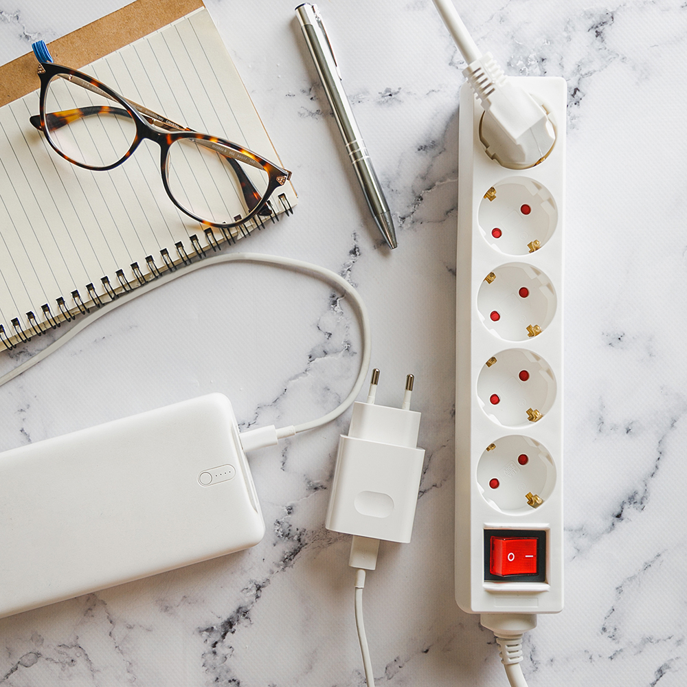 PRELUNGITOR SPACER ,  Schuko x 5 ,  conectare prin Schuko (T) ,  cablu 3 m ,  16 A ,  max. 3500W ,  protectie supratensiune ,  protectie copii ,  alb ,  Cod Produs: PP-5-30 [5]