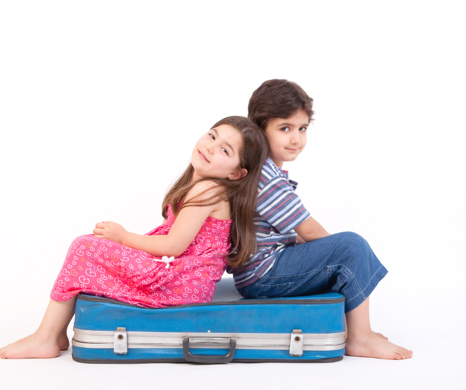 Vacanta de 1 Mai cu copii - 9 Articole Esentiale Pentru Bagajul Celor mici