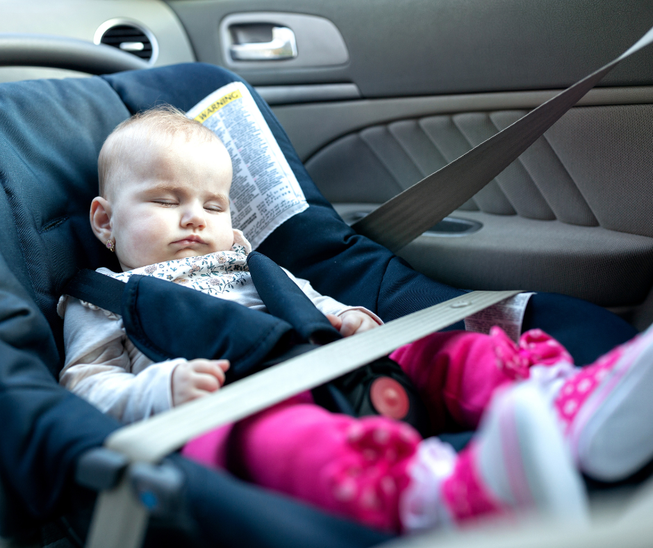 Bebe in masina  - 7 sfaturi utile pentru un drum fara lacrimi