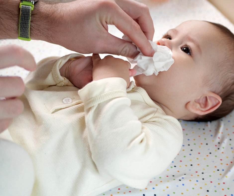 Cum reducem refluxul bebelusilor? Perna antireflux si beneficiile ei