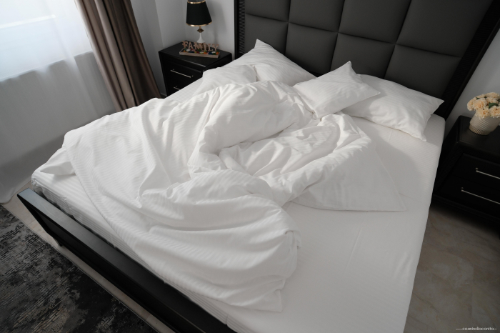 Queen’s Bed - lenjerie de pat Damasc 100% bumbac, dungă de 0.5 cm personalizabila pe dimensiuni [7]