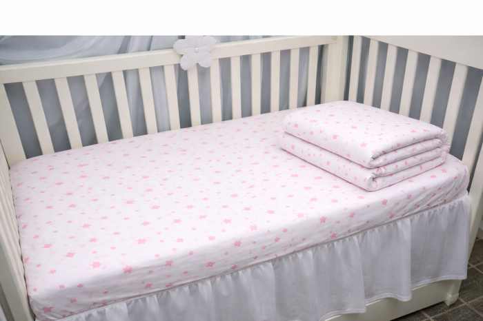 Lenjerie 2 piese pătuț creșă, model steluțe roz, 120x60 cm [2]