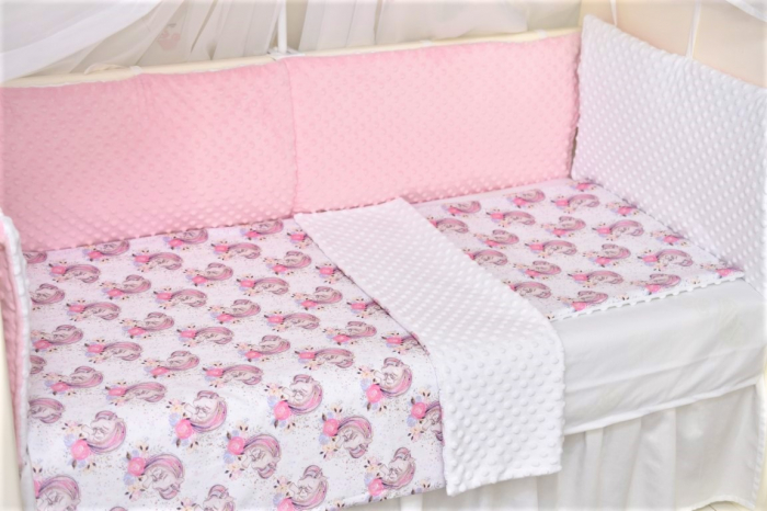 Lenjerie 3 piese patut 140x70 cm model unicorni si plus minky alb [2]