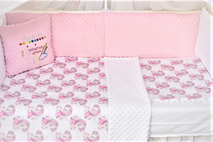 Lenjerie 3 piese patut 140x70 cm model unicorni si plus minky alb [6]