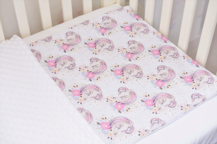 Pachet cadou bebelus Iepuras Paste , 2x scutece muselina, pernuta plata, model Unicorni [4]