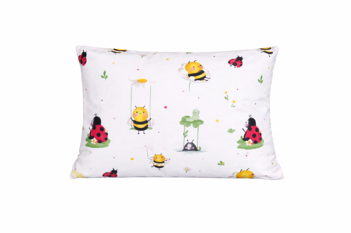 Set 3 huse pernuță 40x28 cm – Model cu rățuște, Curcubee și norișori și Albinuțe și buburuze [2]